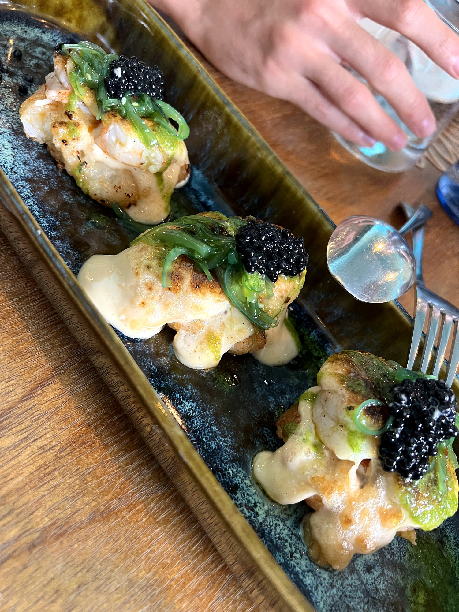 Bocados con caviar